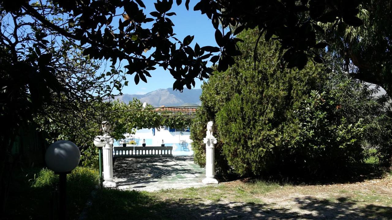 La Marina Gardens Beach 斯考里 外观 照片